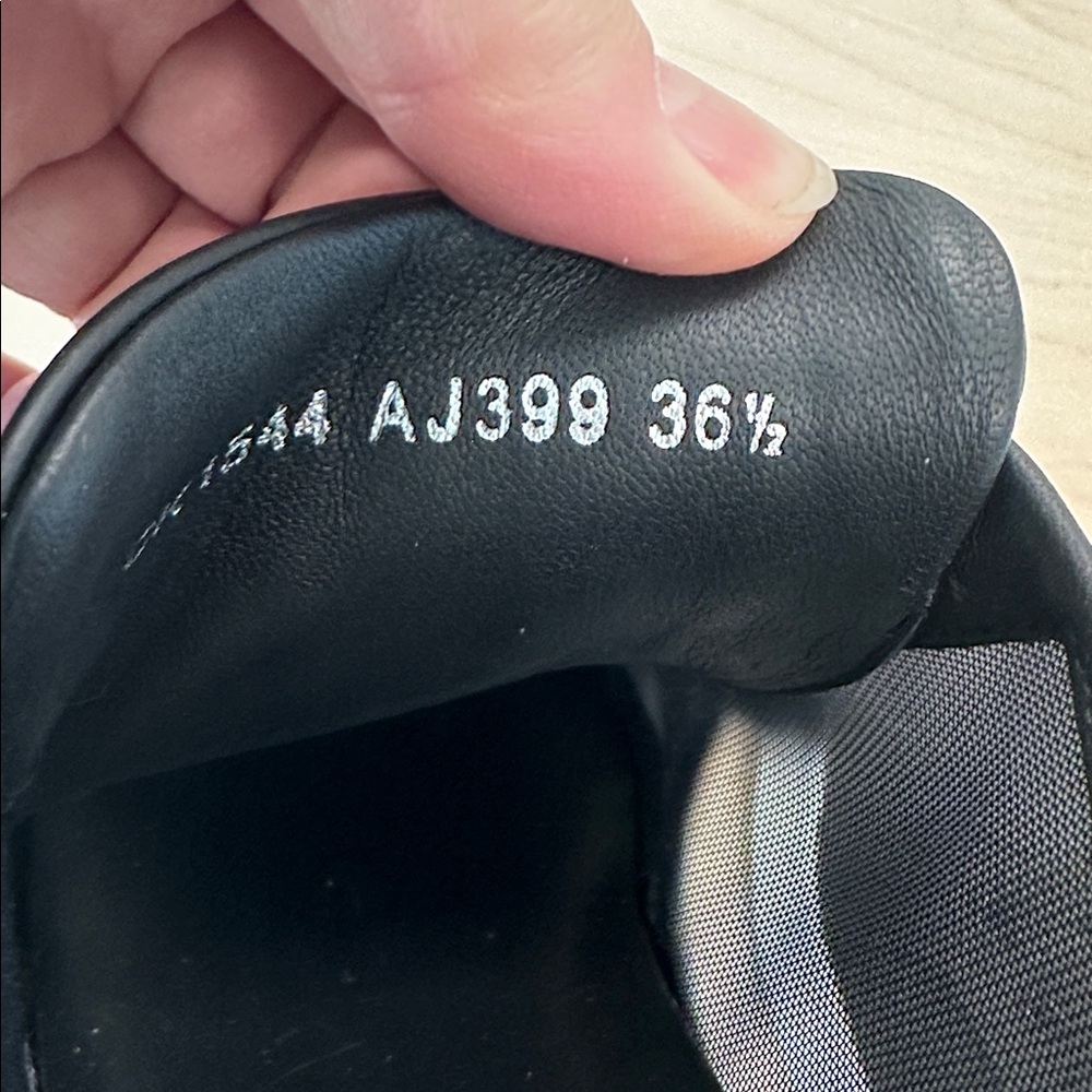 Dolce & Gabbana Black and White Logo Sneakers, new in box. Dust bag included - Picture 6 of 14
